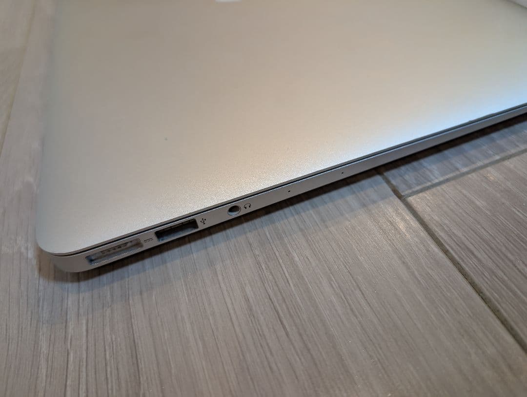 MacBook Air Early 2015 13inc 初期化済 起動時？