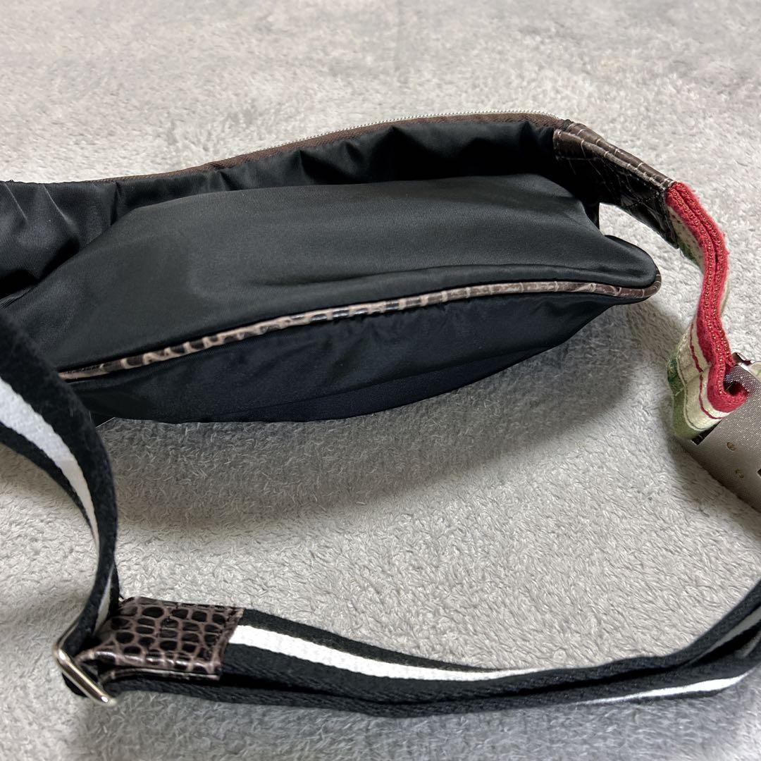 オロビアンコOrobiancoナイロン ボディバッグ 黒ブラックウエストポーチ