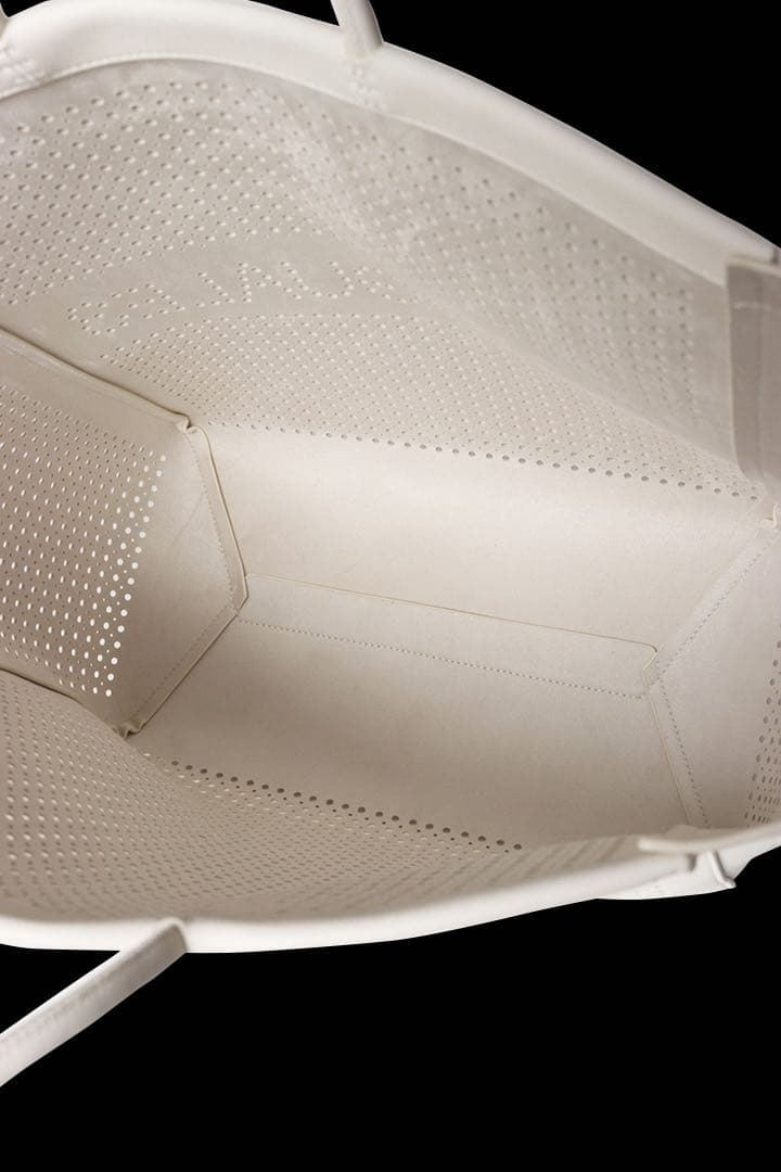 専用新品未使用1piu1uguale3 ウノピゥウノ パンチングトートバッグ