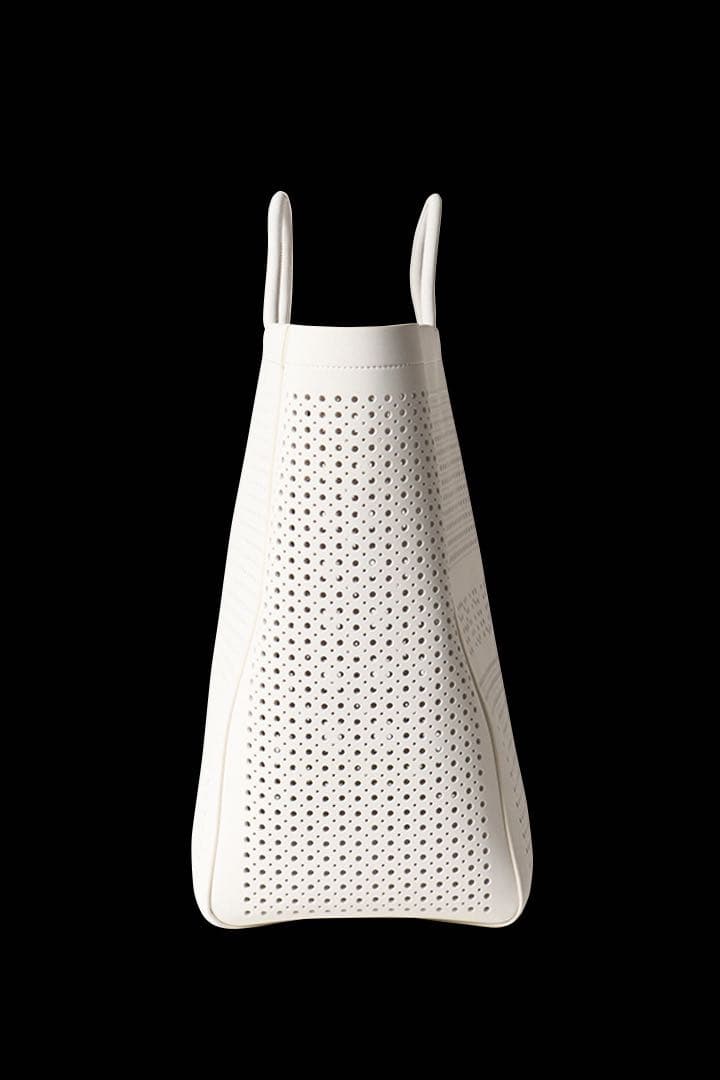 専用新品未使用1piu1uguale3 ウノピゥウノ パンチングトートバッグ