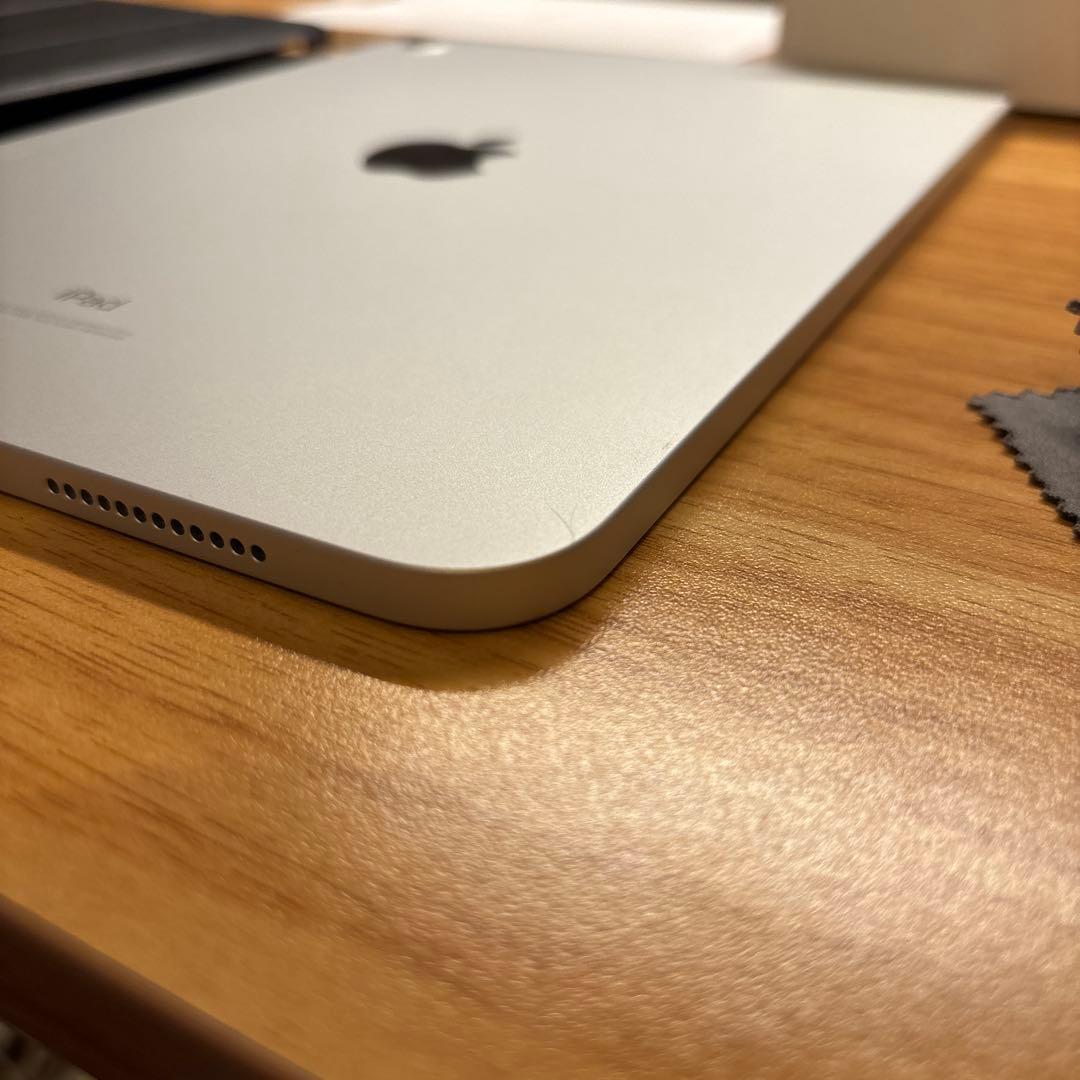 美品アップルケアプラス付　Apple iPad シルバー10世代64Gwifi