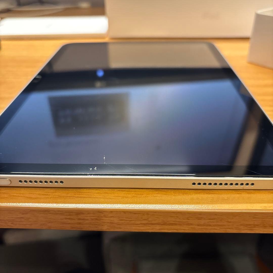 美品アップルケアプラス付　Apple iPad シルバー10世代64Gwifi