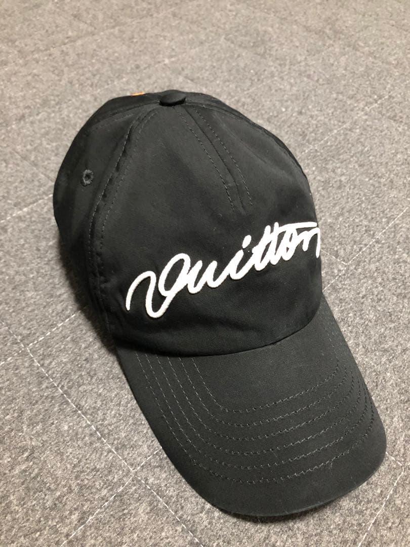 ルイヴィトン シグネチャー ベースボールキャップ ブラック黒 VITTONロゴ