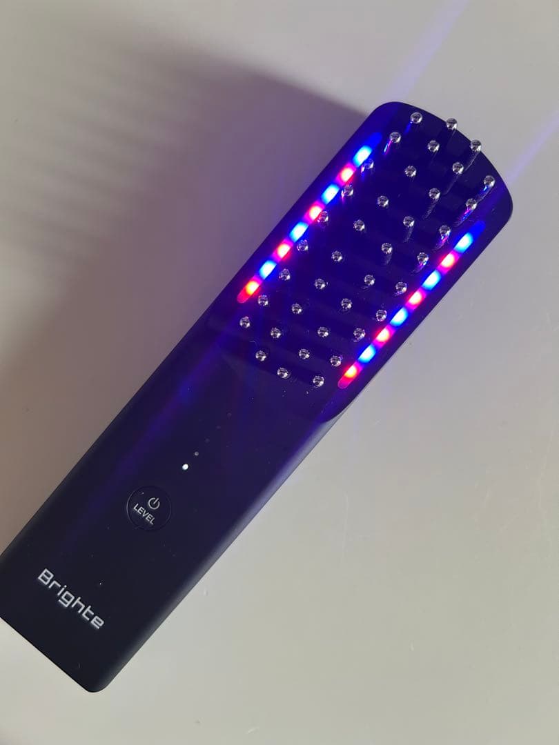 ロ*コ様 美品/Brighte LED エレキブラシand新品化粧水1本セット