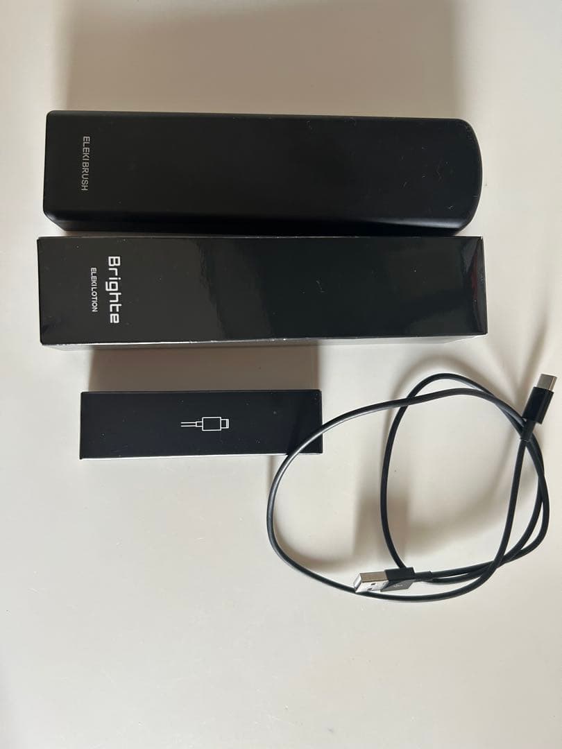 ロ*コ様 美品/Brighte LED エレキブラシand新品化粧水1本セット