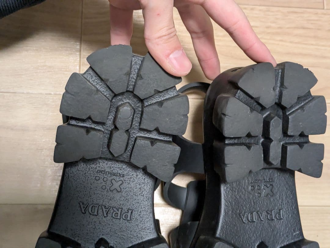 PRADA モノリス ラバーサンダル 37