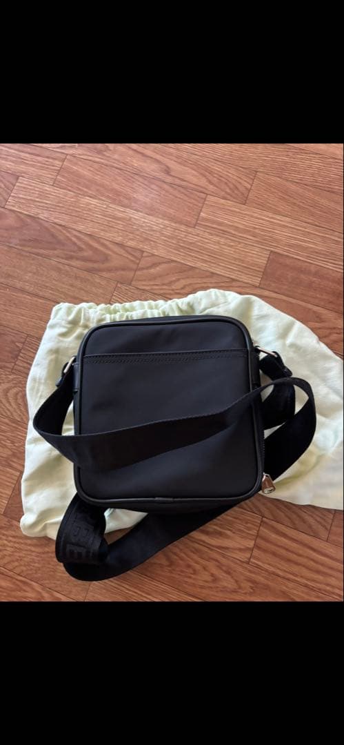 BURBERRY 黒 ショルダーバッグ