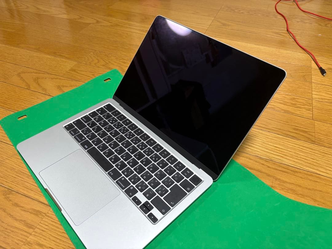 MacBook本体 Apple MacBook Air (M2, 8GB, 256GB)