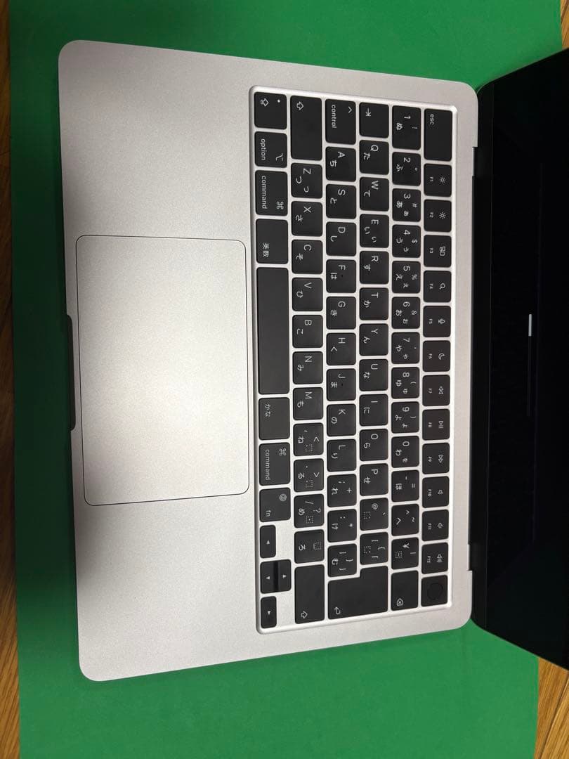 MacBook本体 Apple MacBook Air (M2, 8GB, 256GB)