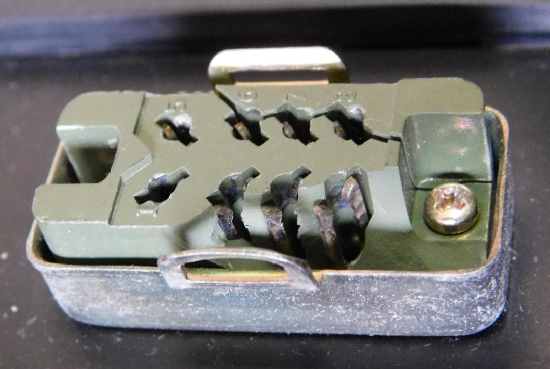 日立カラーディスプレイC14-2170 ブラウン管モニター