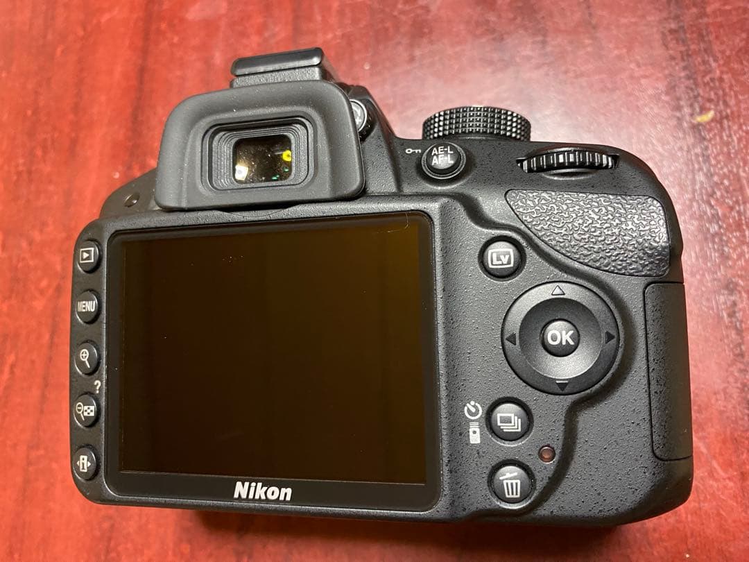 ショット数647★Nikon D3200＋ 18-55レンズキットSDカード付き