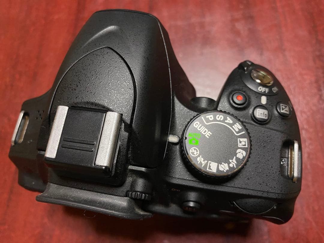 ショット数647★Nikon D3200＋ 18-55レンズキットSDカード付き