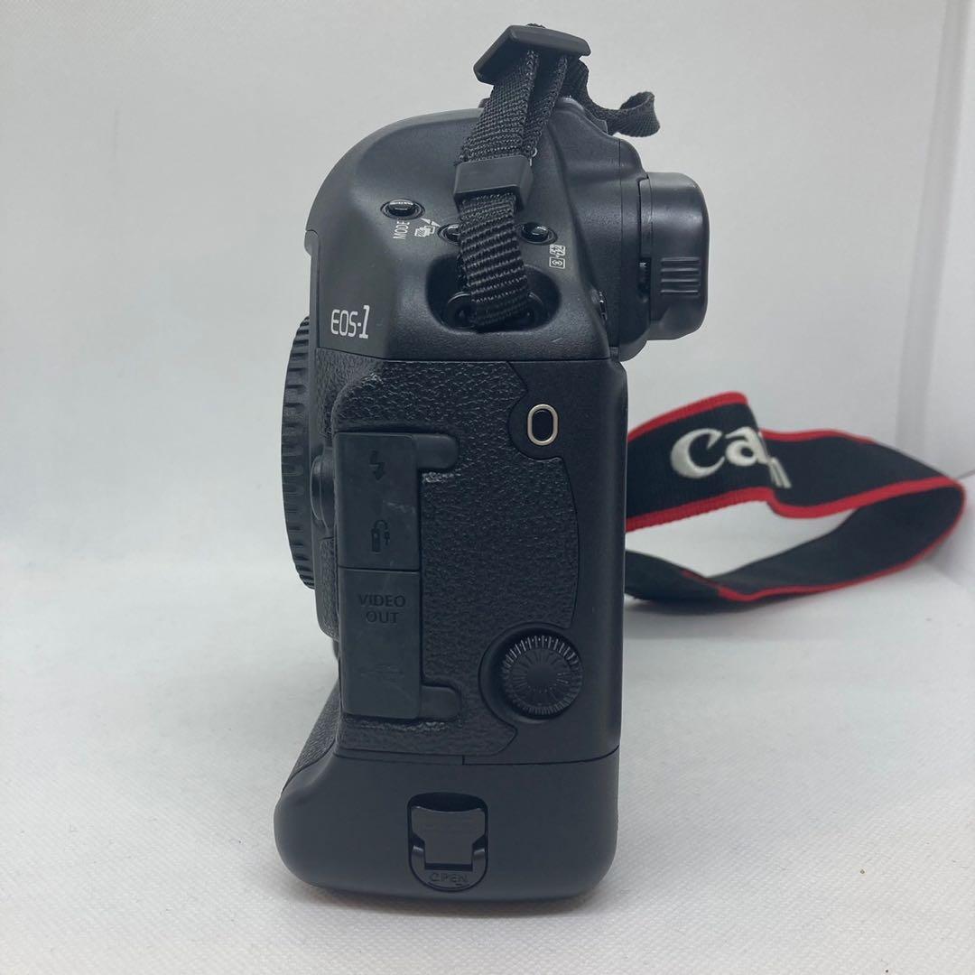 Canon デジタル一眼レフカメラ　　　EOS-1D Mark III