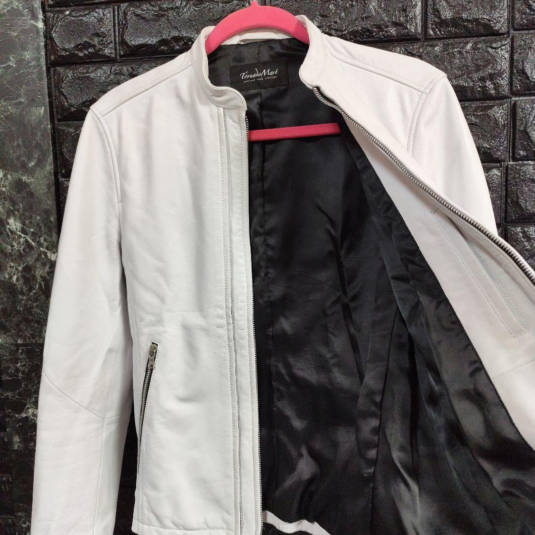 未使用に近い　トルネードマート　純白の ラムレザーシングルライダースジャケット