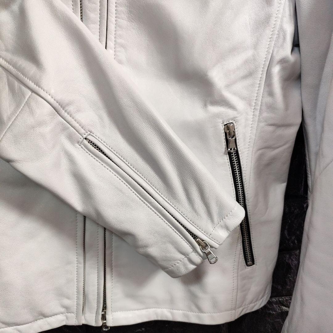 未使用に近い　トルネードマート　純白の ラムレザーシングルライダースジャケット