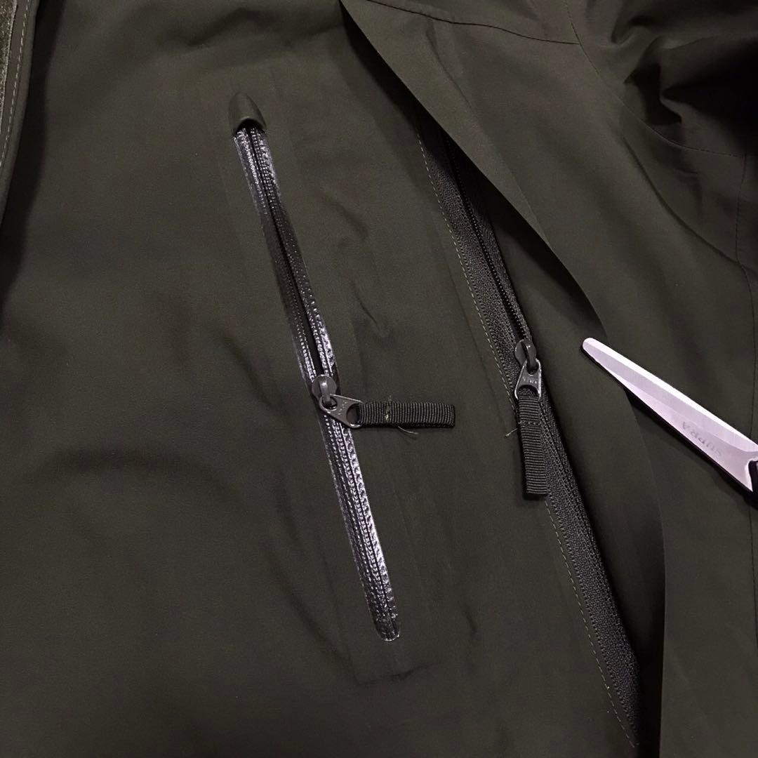 ノースフェイス　ゴアテックスナイロンシェルジャケット　刺繍ロゴ　NP11343