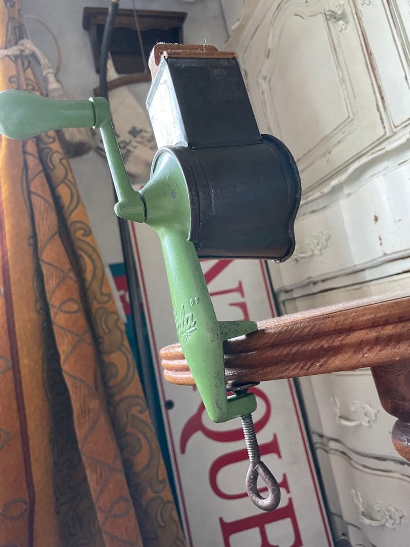 イギリス　アンティーク　チーズ　グレーター　削り　グラインダー　Tala社