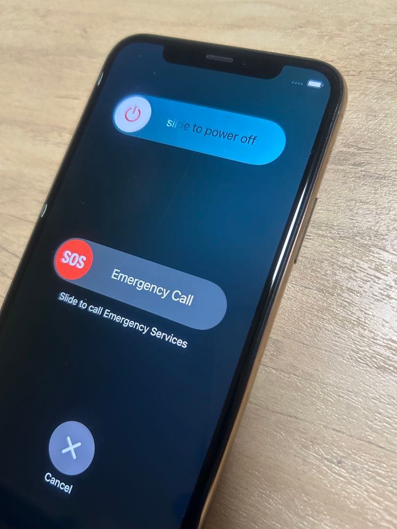 ク*ロ様 《美品》iPhone11pro 本体 256GB ゴールド