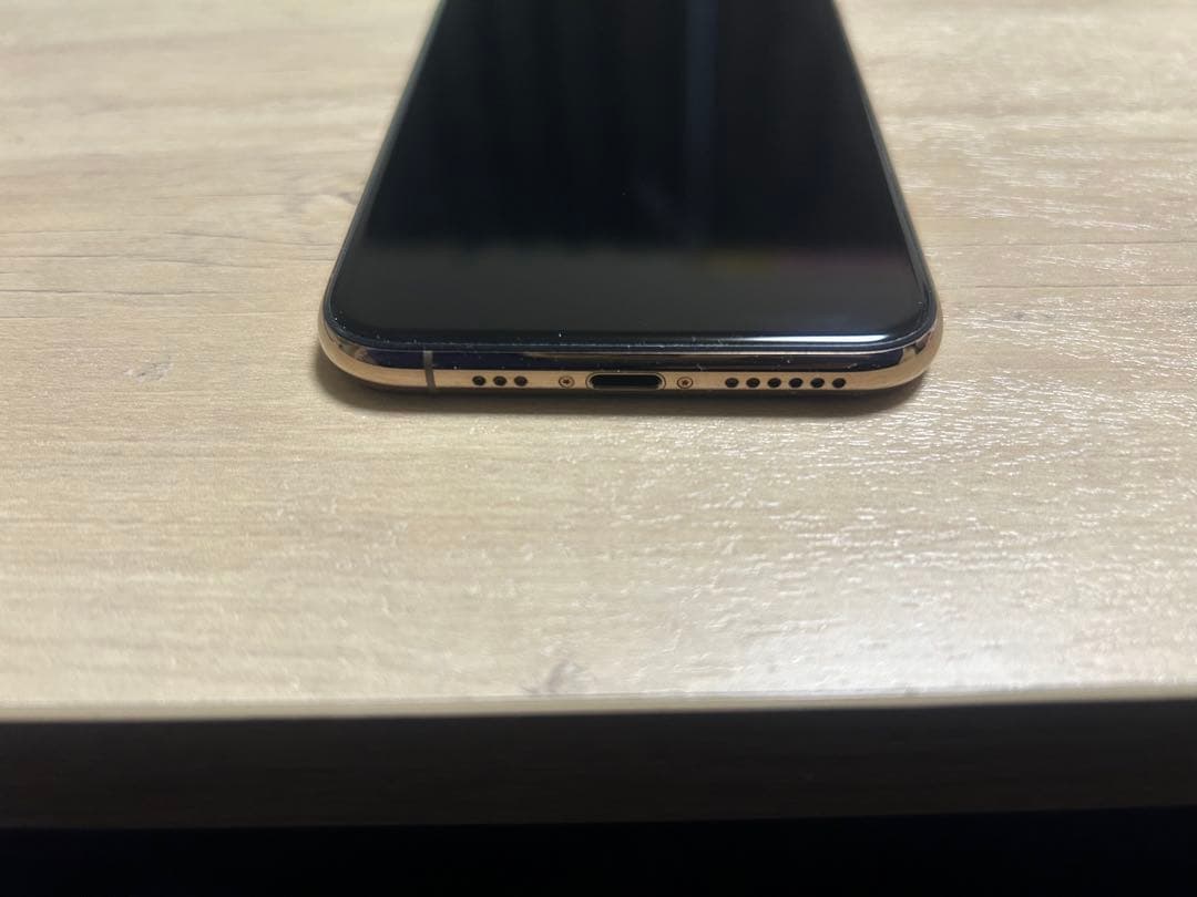 ク*ロ様 《美品》iPhone11pro 本体 256GB ゴールド