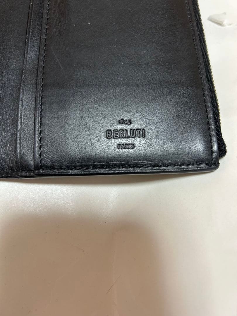 ベルルッティ　長財布