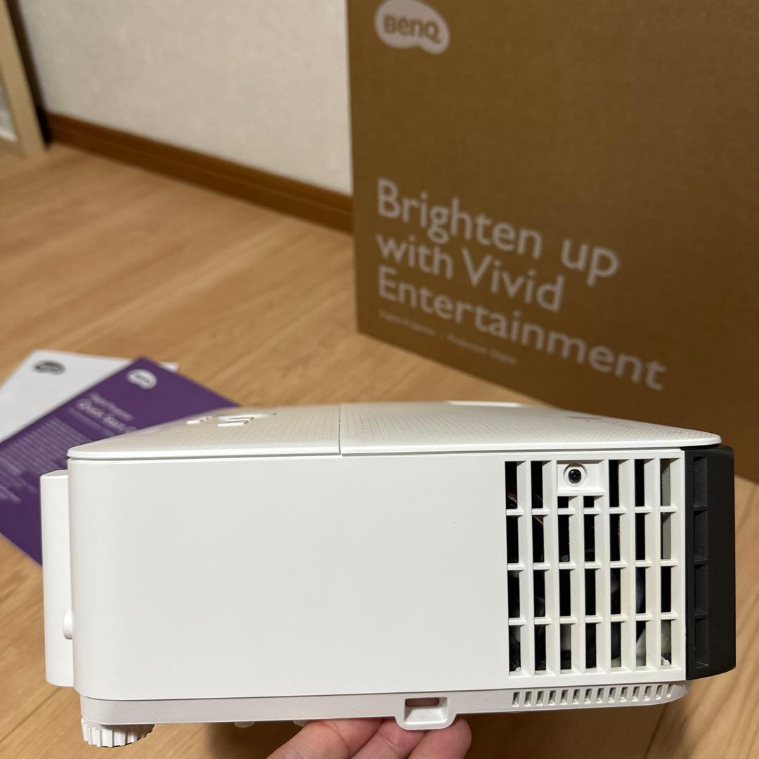 BenQ TK700STi プロジェクター