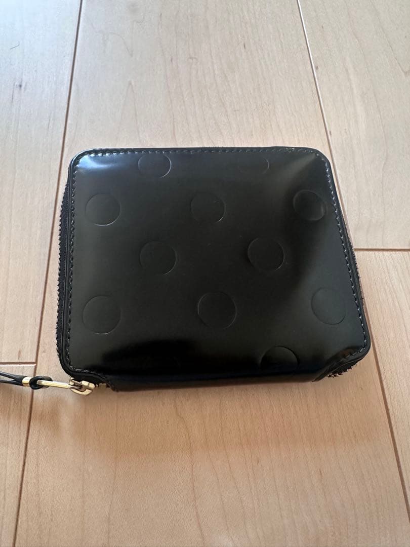 【極美品】Wallet COMME des GARCONSドットエンボス二つ折り