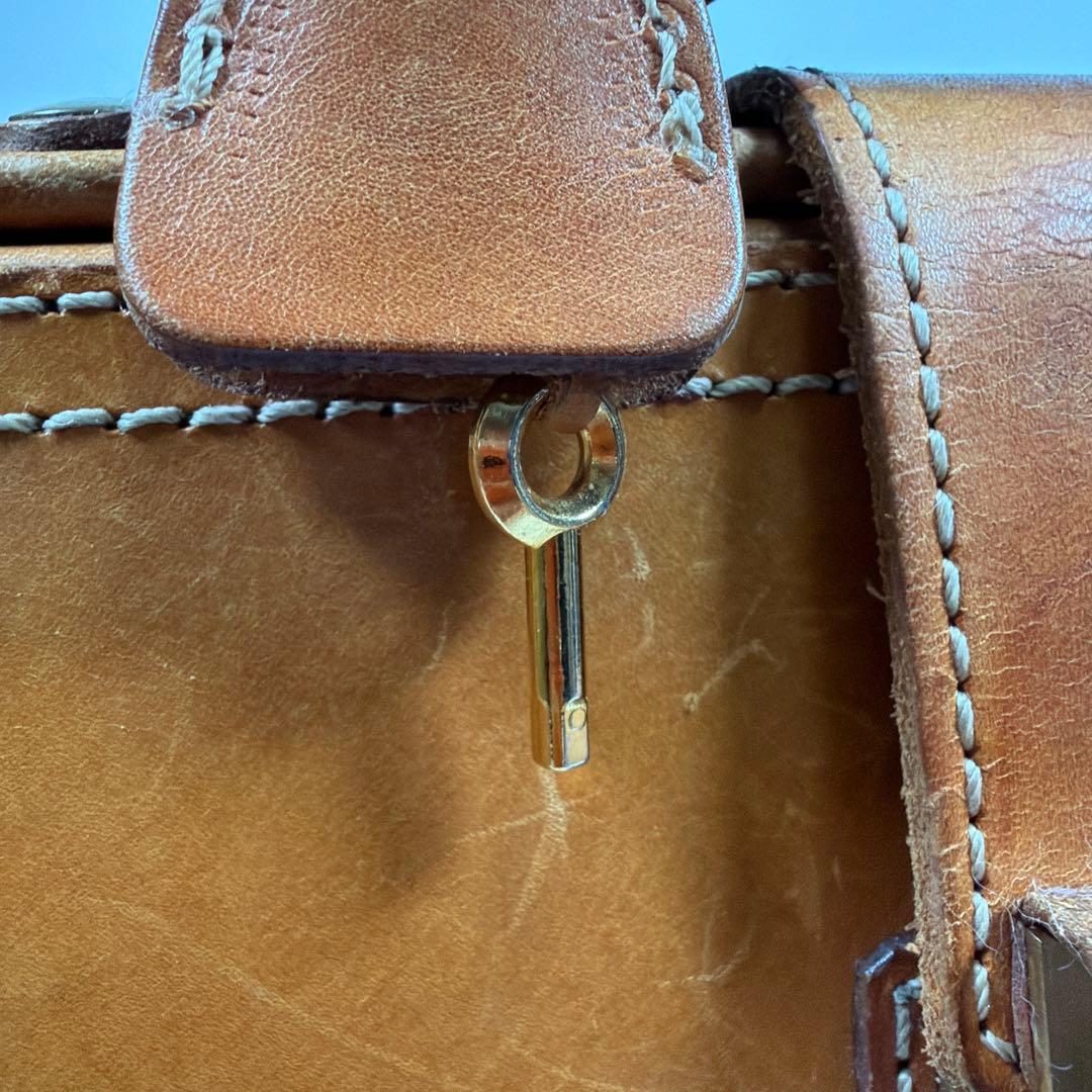 HERZ ヘルツ　ダレスバッグ　ビジネスバッグ　レザー　キャメル　メンズ