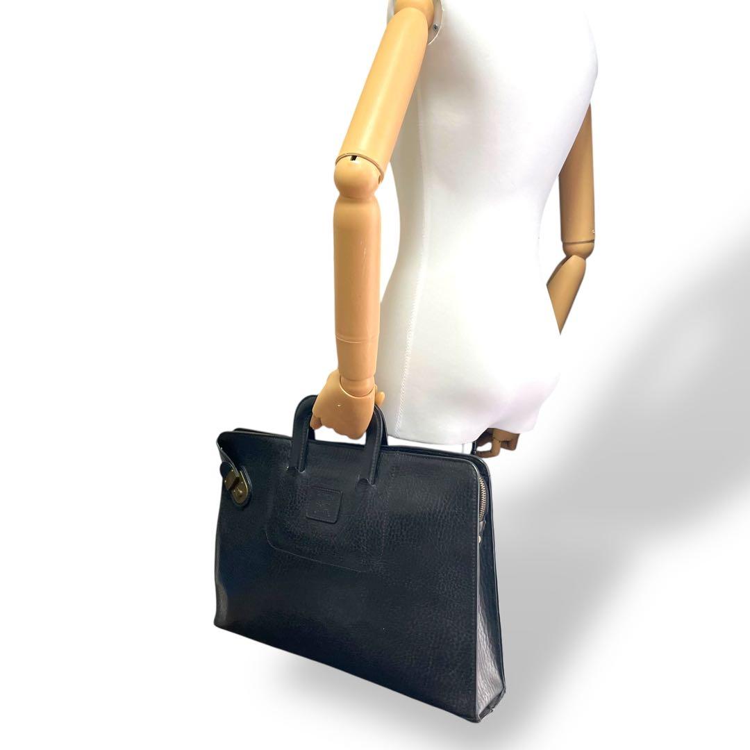 美品 バーバリー A4収納 ビジネスバッグ ブリーフケース レザー 鍵付き