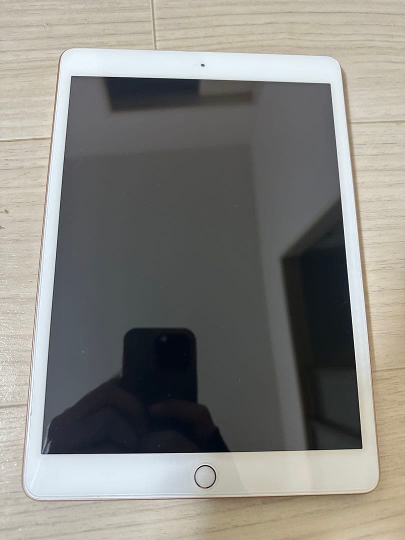 あちちー　　 Apple iPad ゴールド カバー付き　128GB 美品