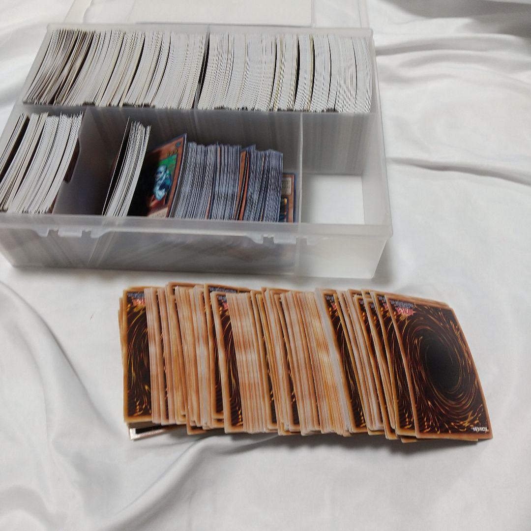 遊戯王OCGカードセット 収納ケース付き SR以上 引退品 約950枚