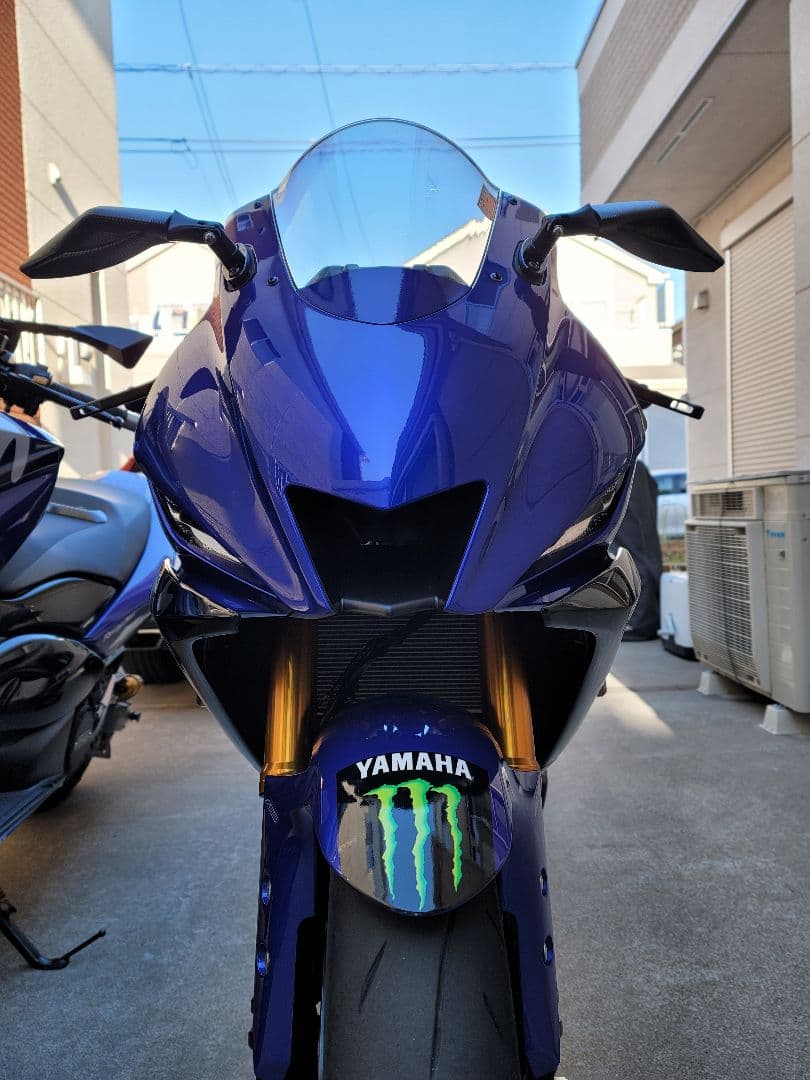 中古　海外製YZF R25/R3用　 R6風フロントカウルとワイズギアスクリーン