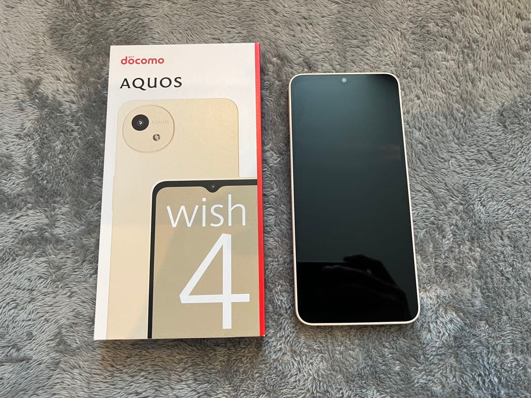 docomo AQUOS wish 4 ホワイト 箱付き