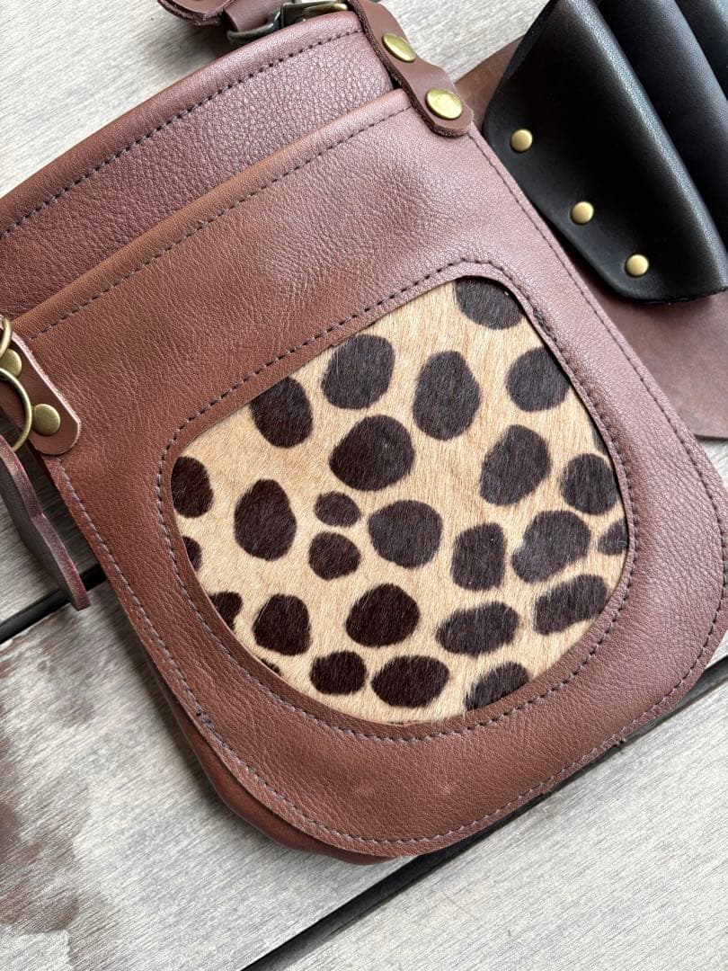 牛革ブラウン、ハラコダルメシアンのポシェットシザーケース