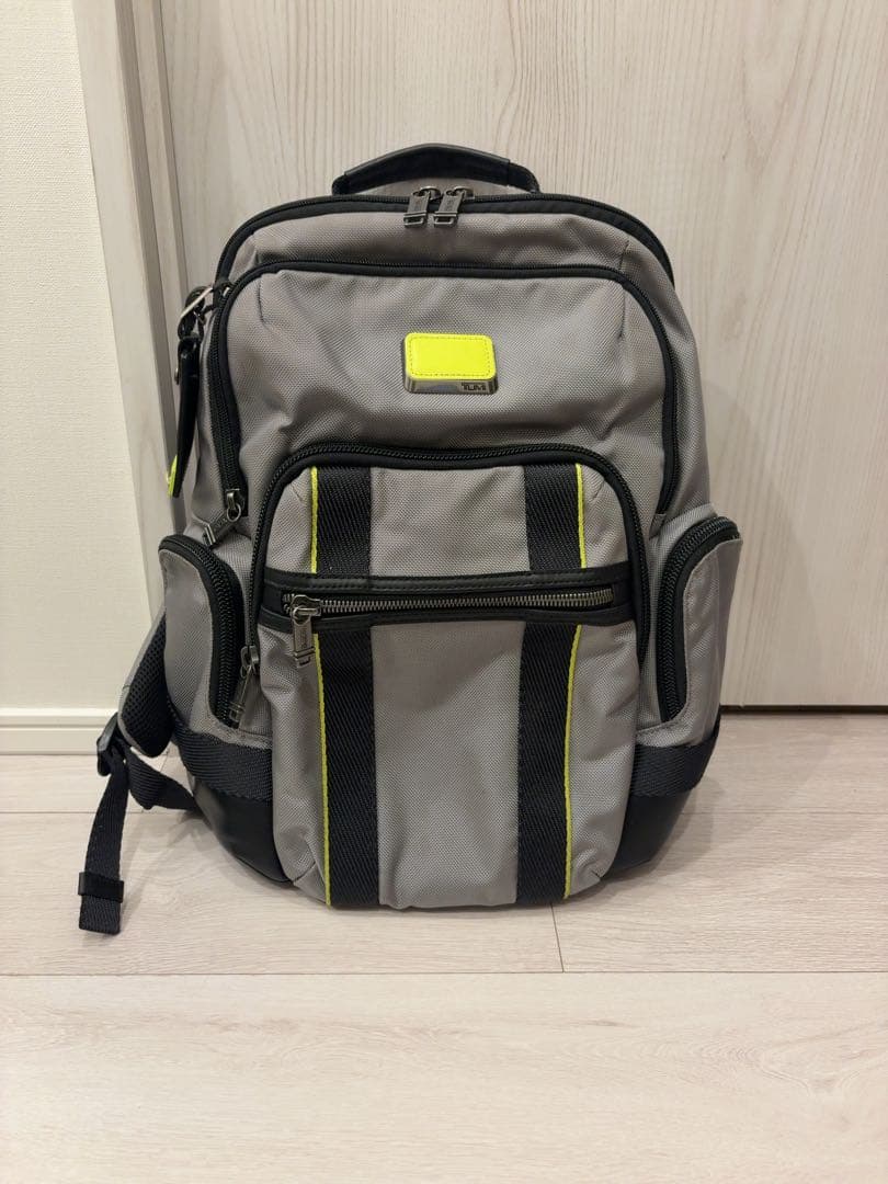 【tumi】【トゥミ】リフレクター付きグレー×イエロー ビジネスバッグ