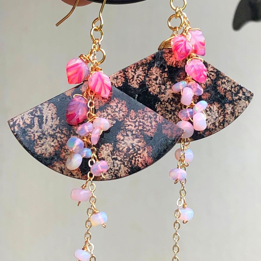 天然石♡レア♡桜舞散るレッドスノーフレークオブシディアンのピアス14kgf