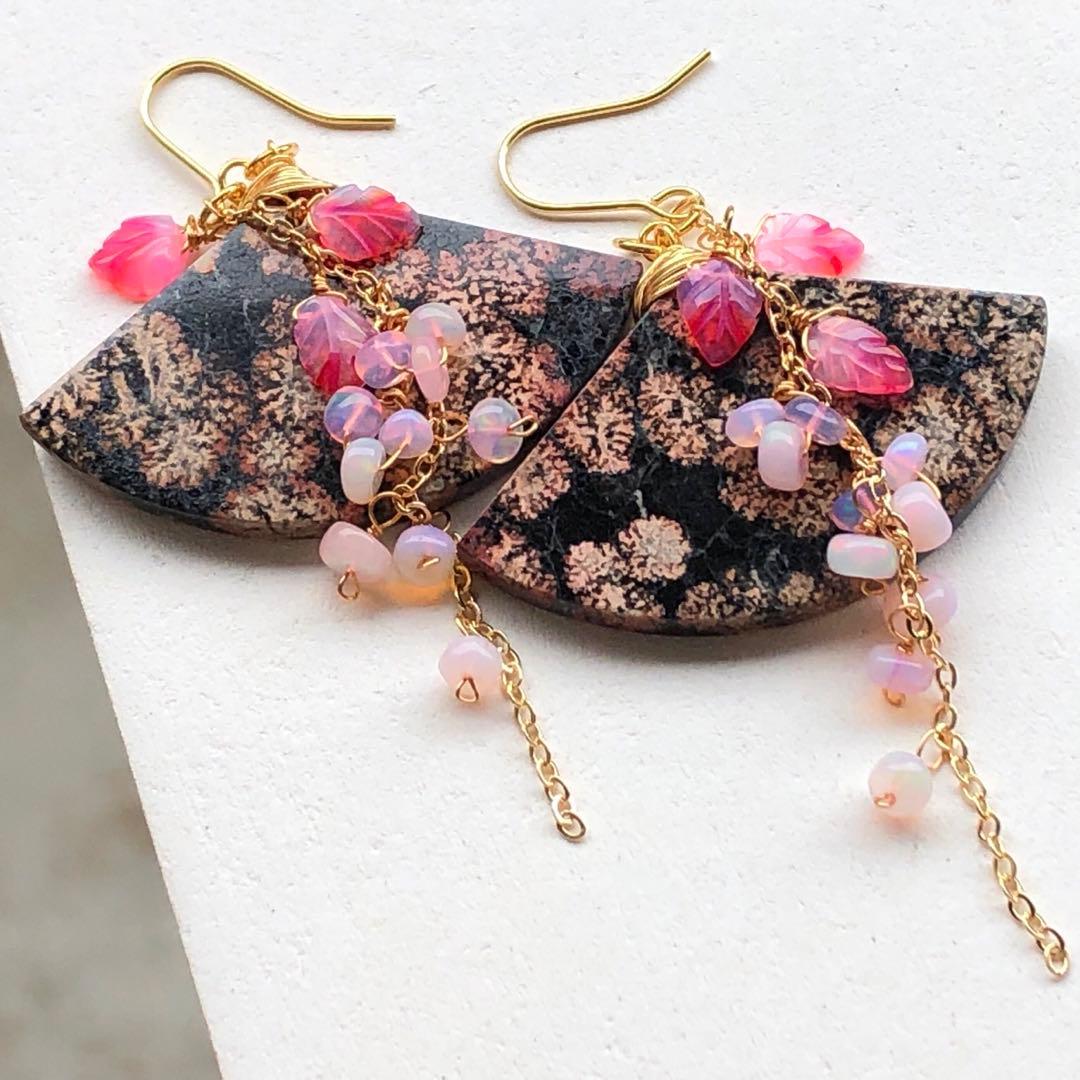 天然石♡レア♡桜舞散るレッドスノーフレークオブシディアンのピアス14kgf