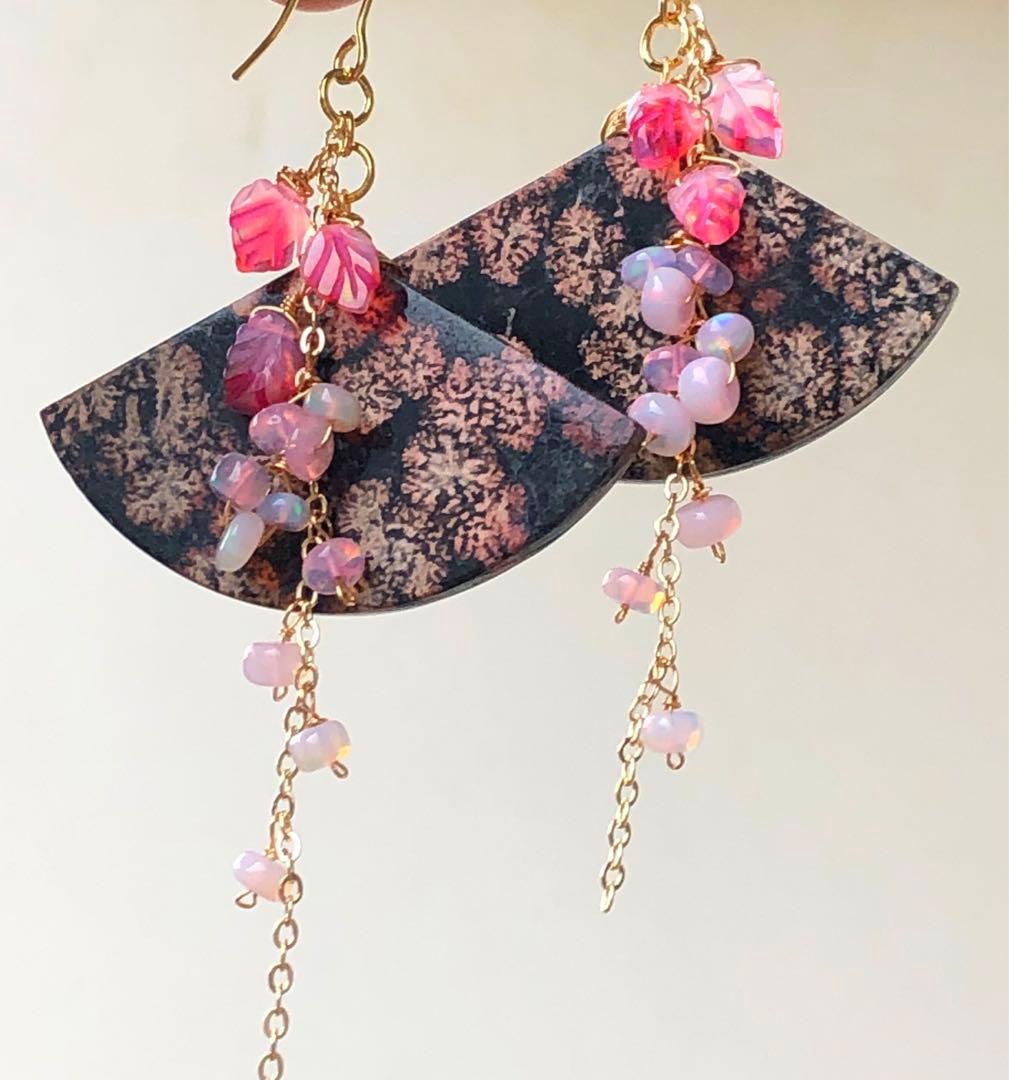 天然石♡レア♡桜舞散るレッドスノーフレークオブシディアンのピアス14kgf