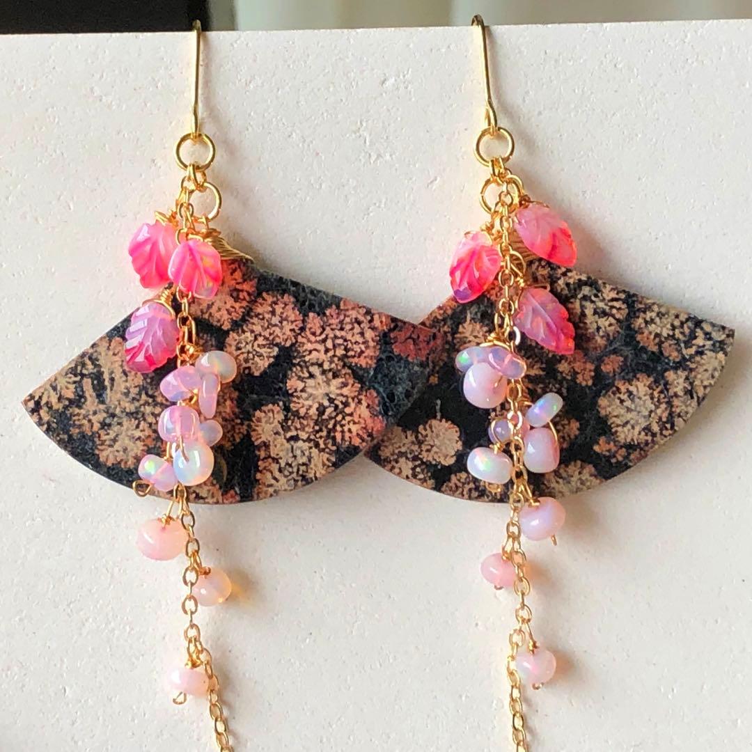 天然石♡レア♡桜舞散るレッドスノーフレークオブシディアンのピアス14kgf