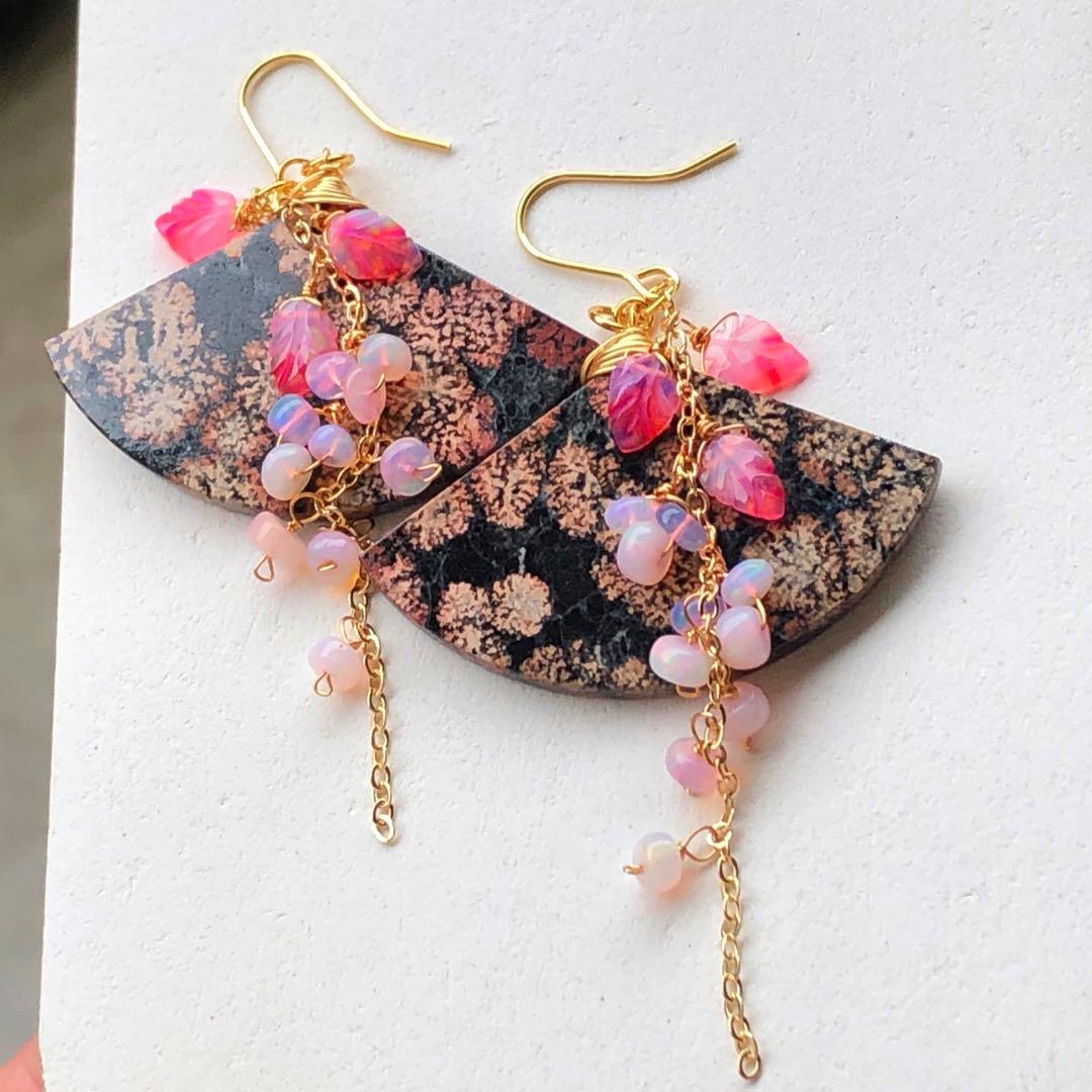 天然石♡レア♡桜舞散るレッドスノーフレークオブシディアンのピアス14kgf