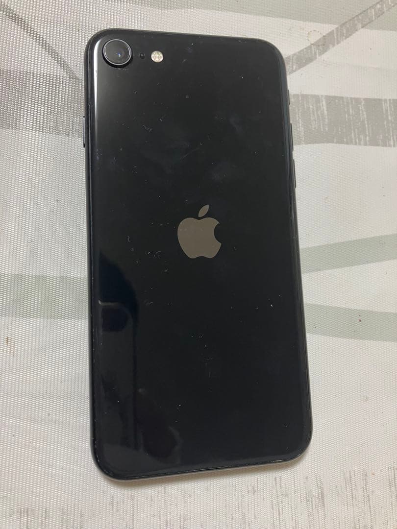 Apple iPhone SE2 128GB ブラック　バッテリー100%