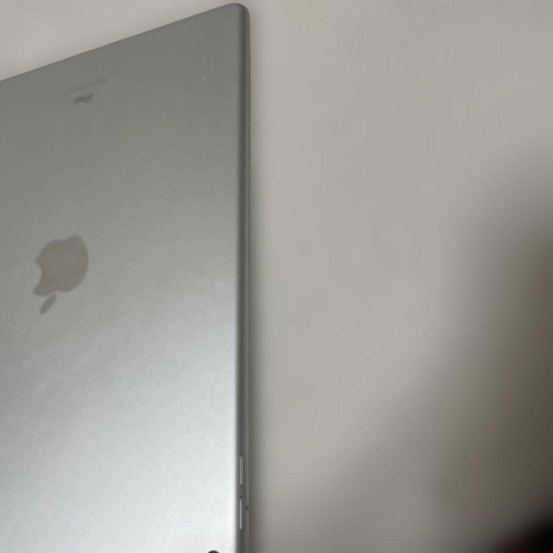 A*2様 Apple iPad Air (第3世代) 64GB シルバー バッテ