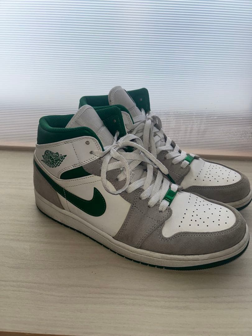 NIKE AIR JORDAN 1 MID ホワイト グリーン グレー