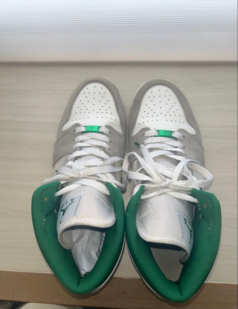 NIKE AIR JORDAN 1 MID ホワイト グリーン グレー