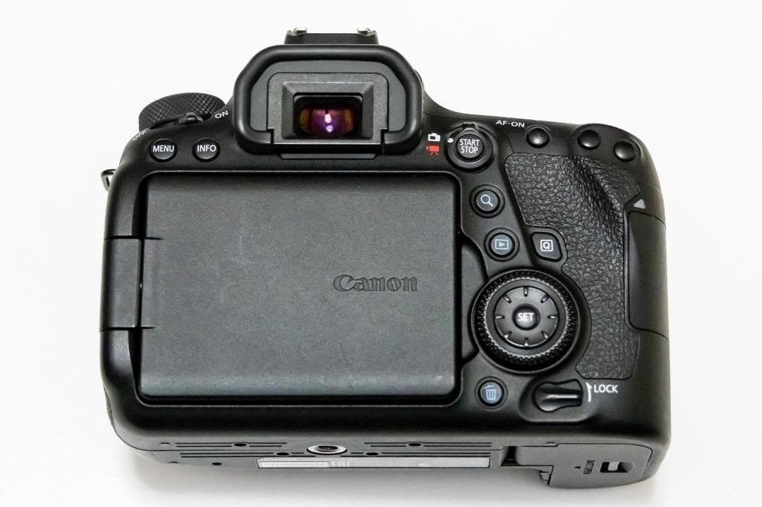 Canon キヤノン EOS 6D Mark II 本体（シャッター約1万回）