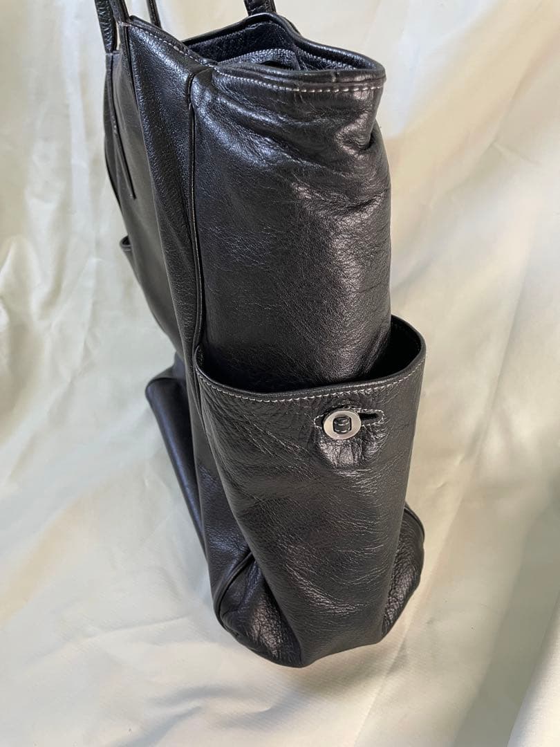 【美品】aniary 黒レザー　トートバッグ 外側ポケット付き　肩掛け　A4