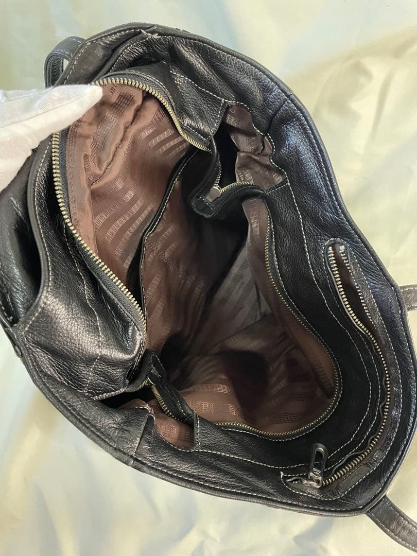 【美品】aniary 黒レザー　トートバッグ 外側ポケット付き　肩掛け　A4