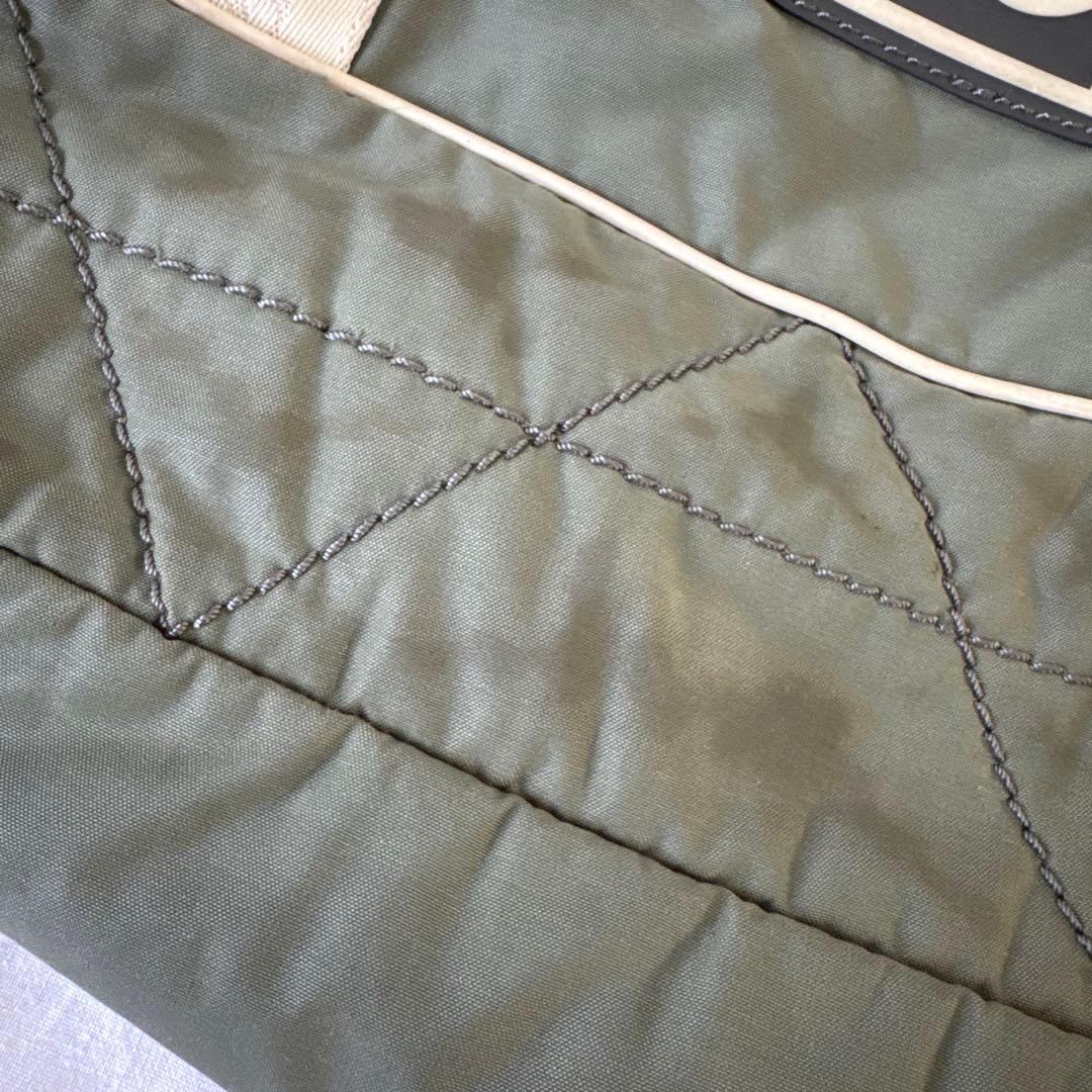 CHANEL シャネル　ボストンバッグ　カーキ