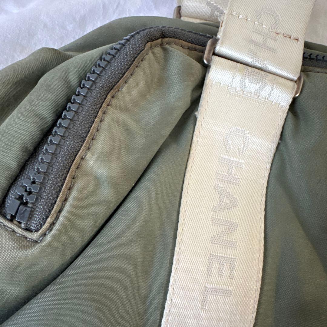 CHANEL シャネル　ボストンバッグ　カーキ