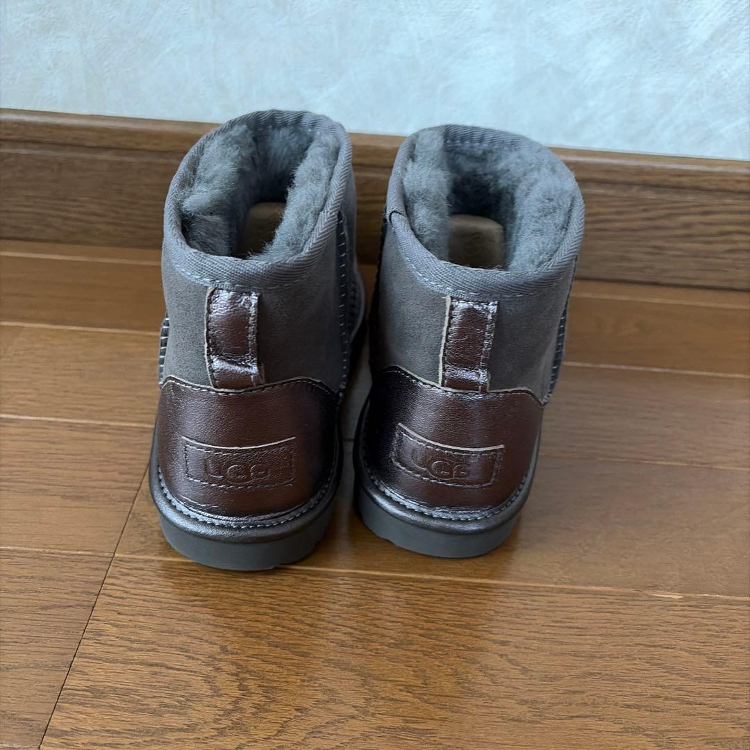 新品UGGムートンブーツ　21cm