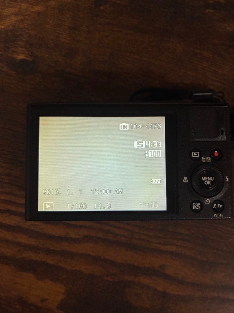 美品FUJIFILM XQ1 ブラック 本体と付属品